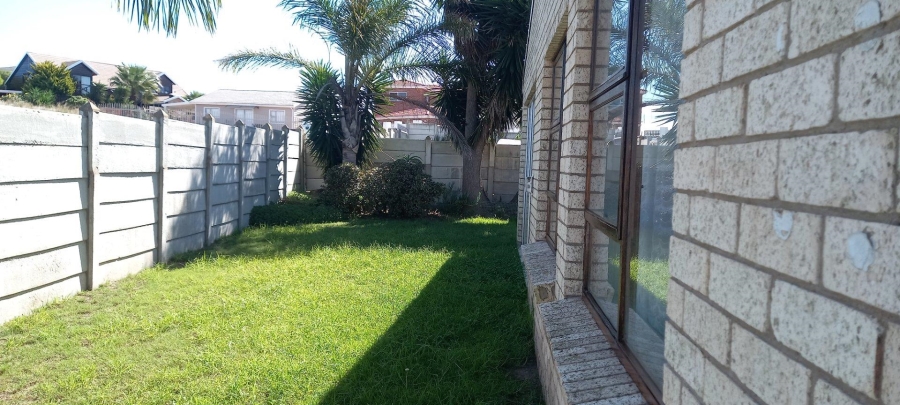 2 Bedroom Property for Sale in Wavecrest Eastern Cape